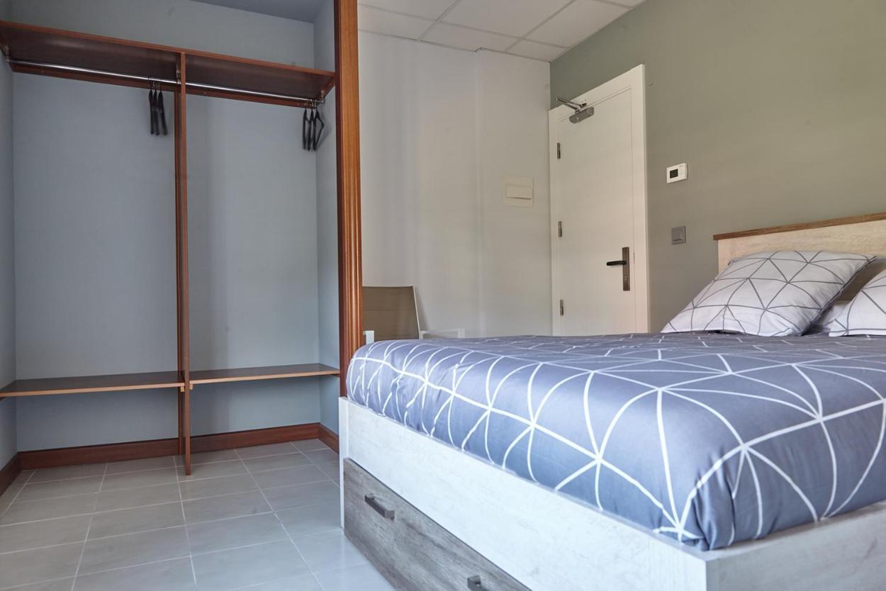 Hostal Fontanan La Pola de Gordon Buitenkant foto